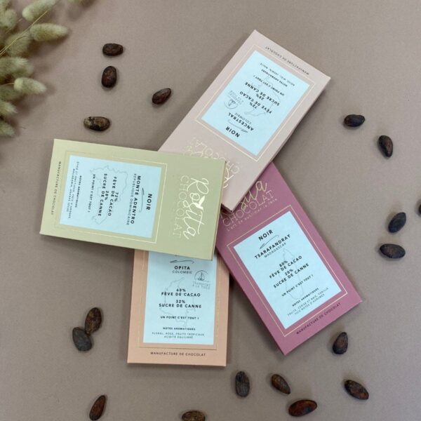 Photo de 4 tablettes de chocolat noir