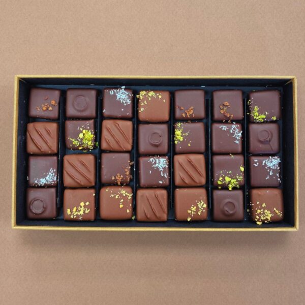 Photo d'un coffret de 28 pralinés aux 6 saveurs